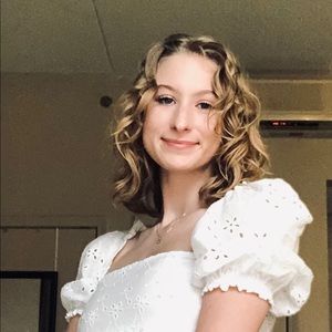 Meet your Posher, Lily